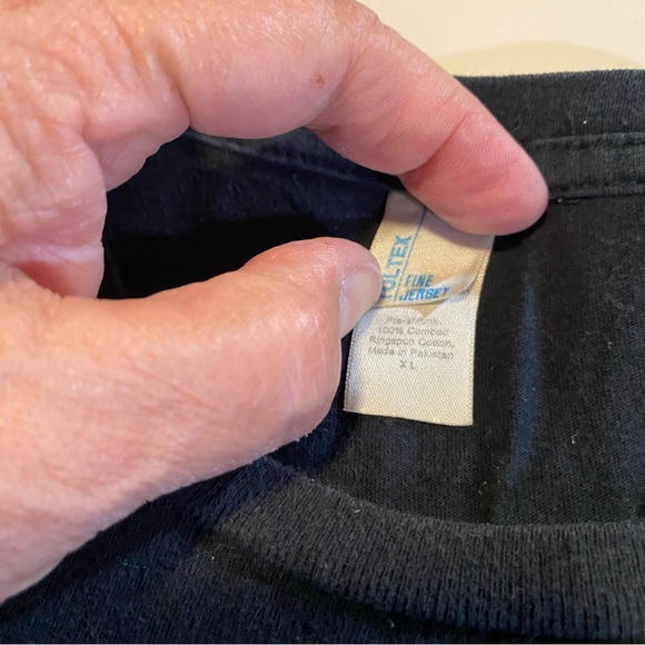 Def Leppard Pyromania tee SZ XL GUC, Tultex, chest 20”, length 28” sleeves 6” - Picture 6 of 6